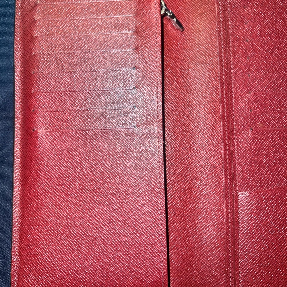 Red Textured Wallet - Picture 3 of 4